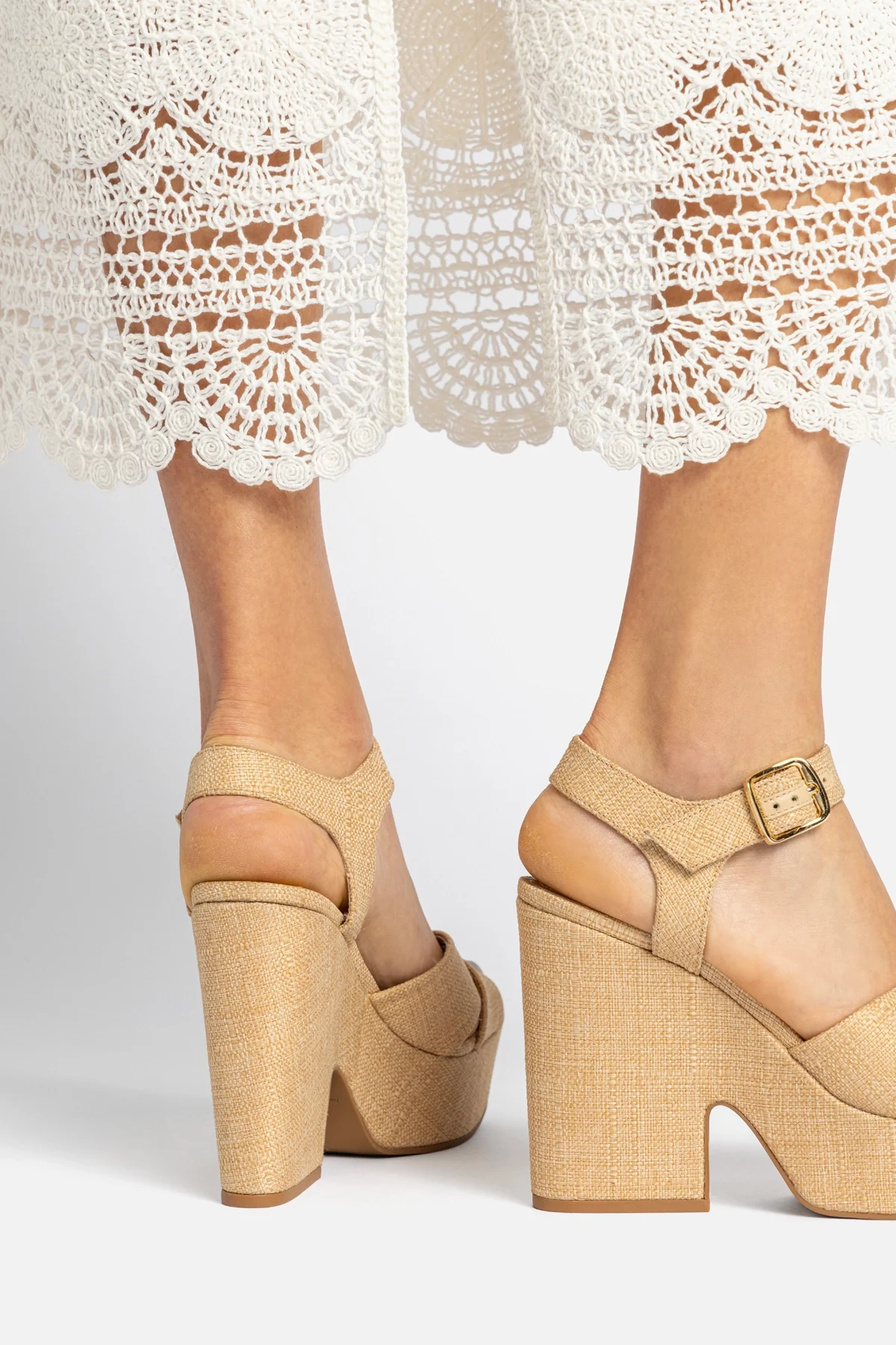 Cher Sandal In Beige Raffia - Image 2