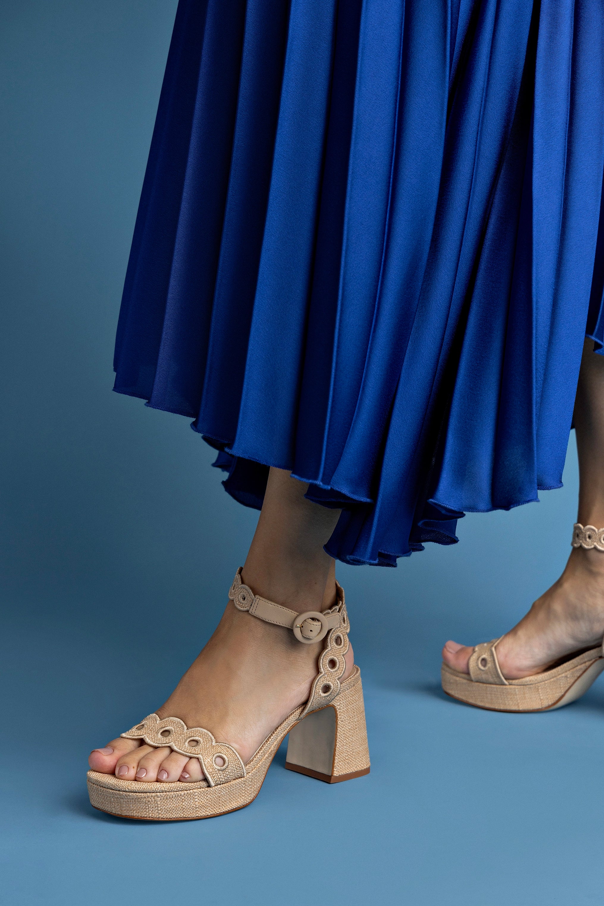 Dolly Broderie Low Sandal In Beige Raffia - Image 5