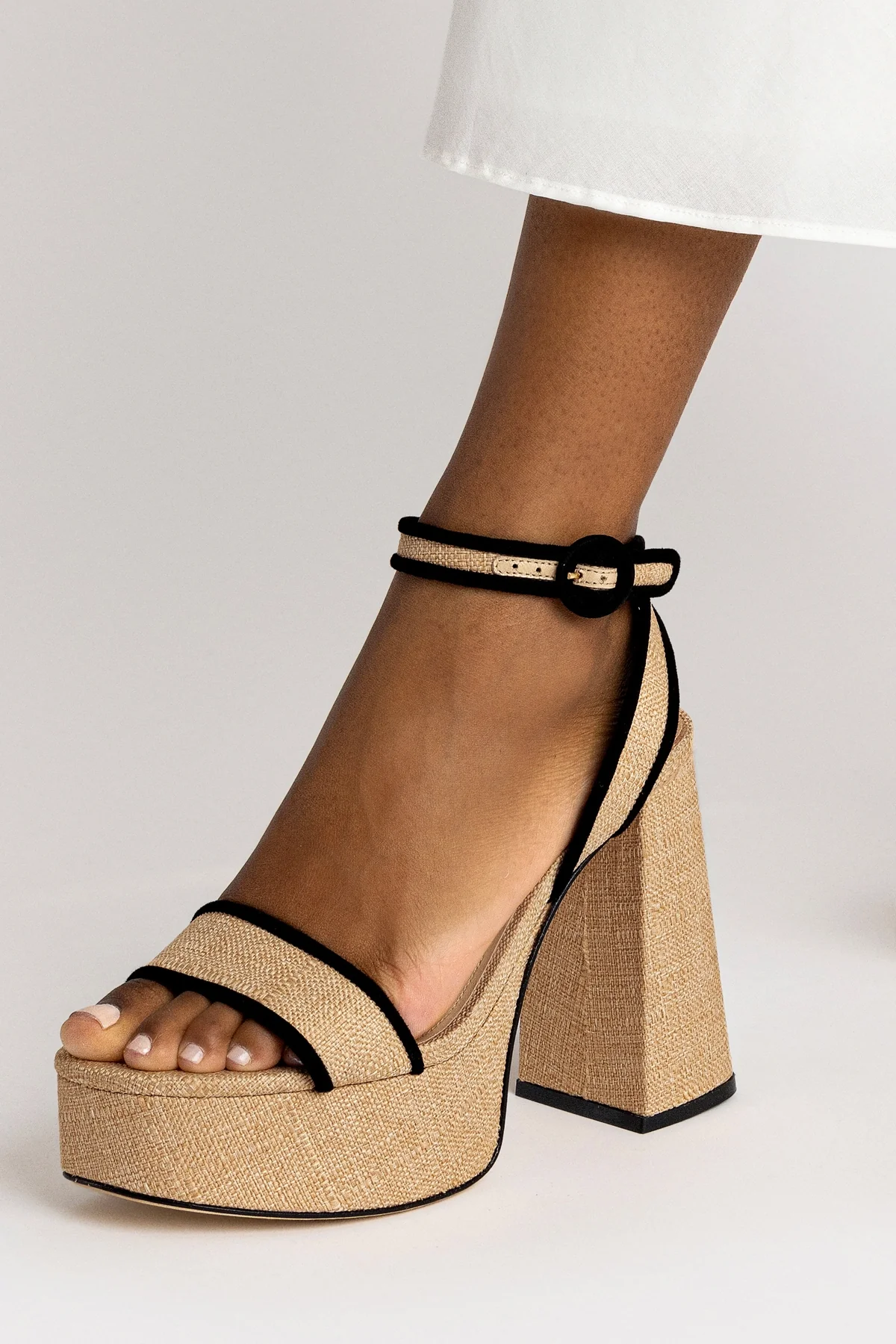 Dolly Sandal In Beige Raffia and Black Trimming - Image 6