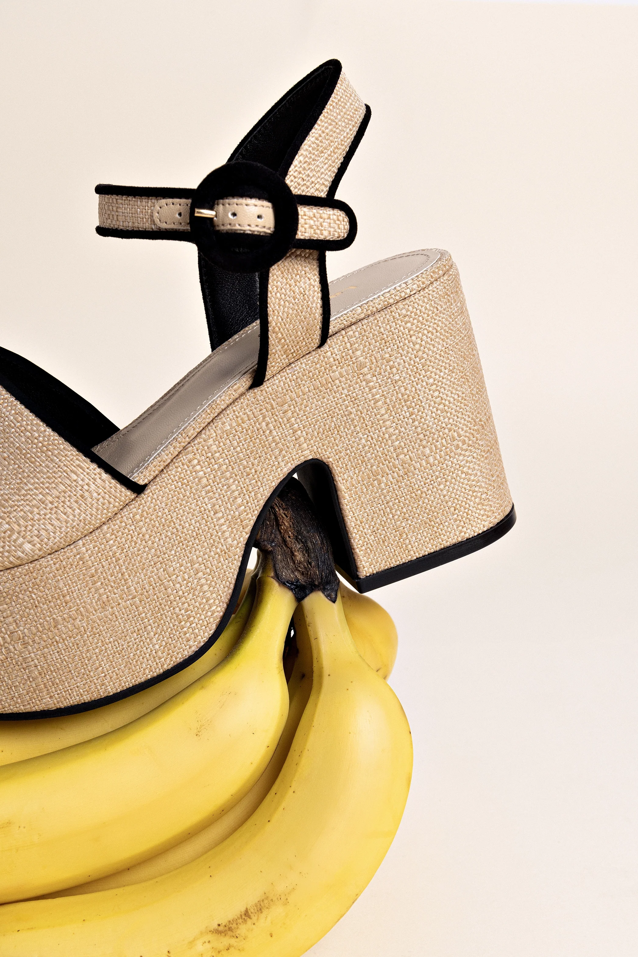 Miso Sandal In Beige Raffia and Black Trimming - Image 6