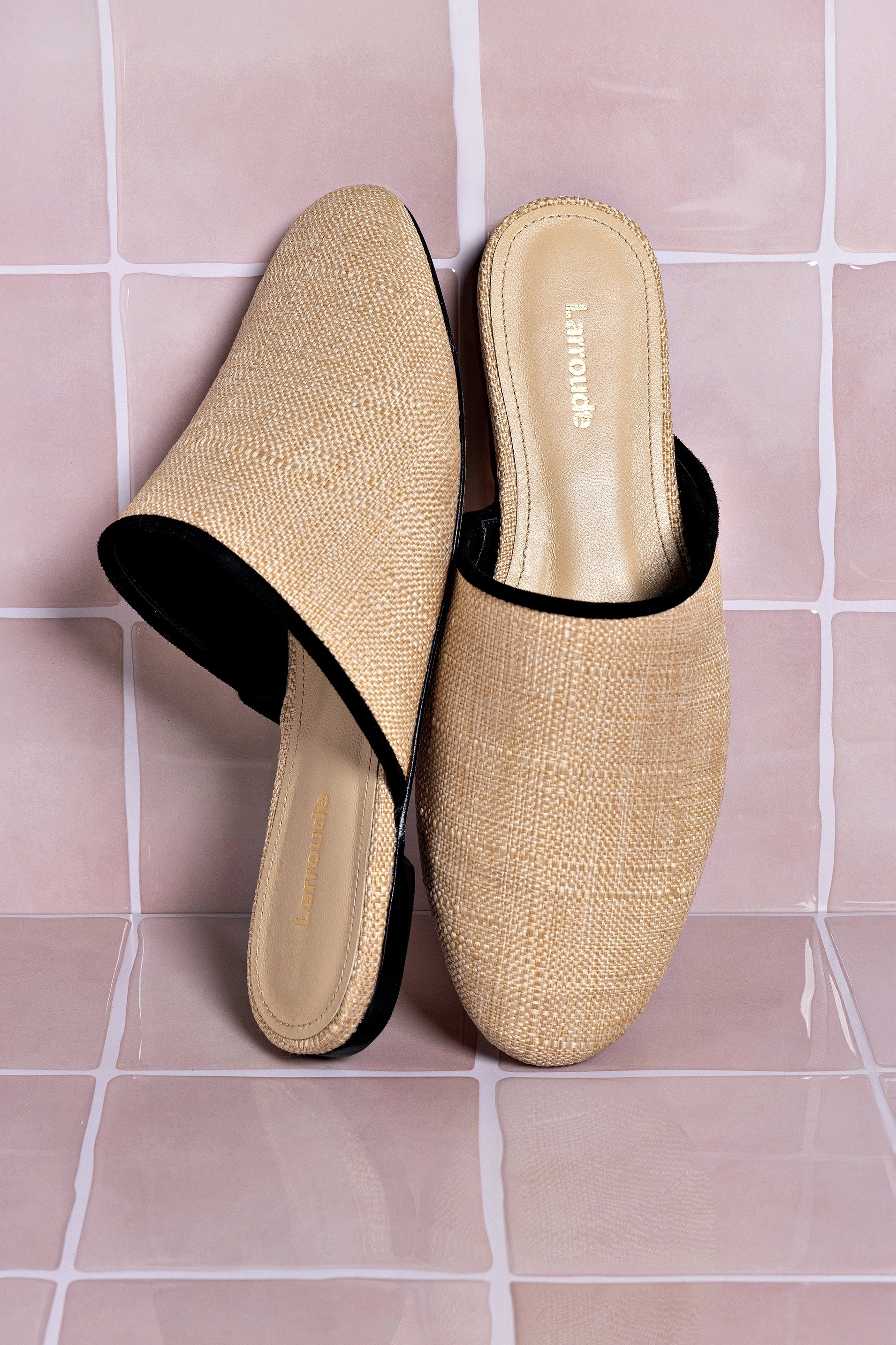 Venice Flat Mule In Beige Raffia and Black Trimming - Image 6