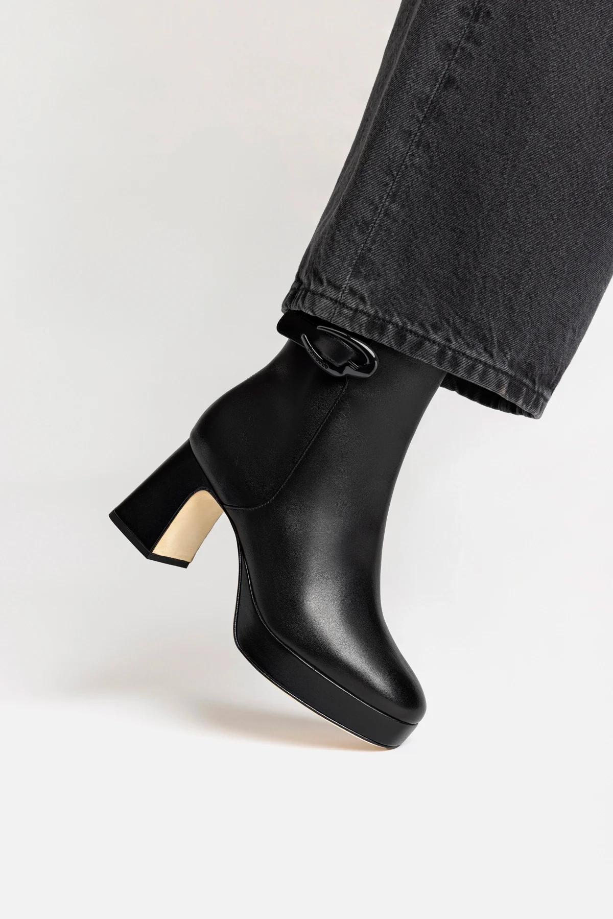 Dolly Verona Low Boot In Black Leather - Image 2