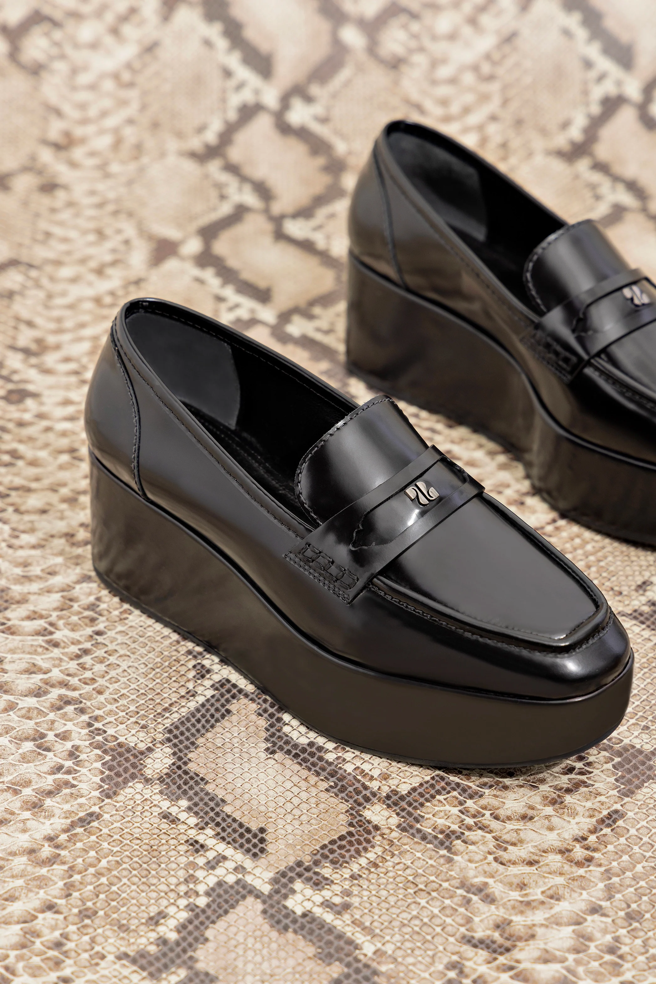 Suki Flatform Loafer In Black Box Leather - Image 6