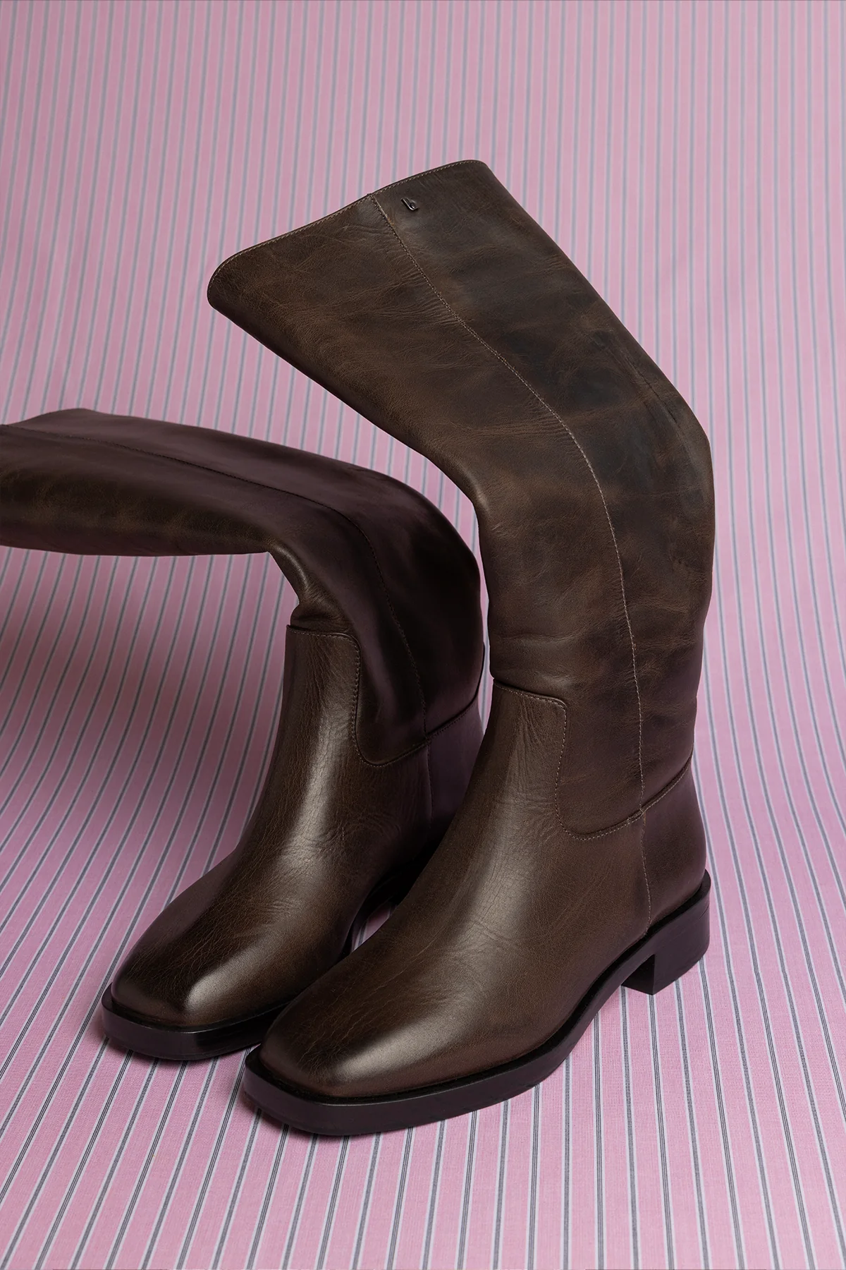 Anne Boot In Brown Shadow Leather - Image 6