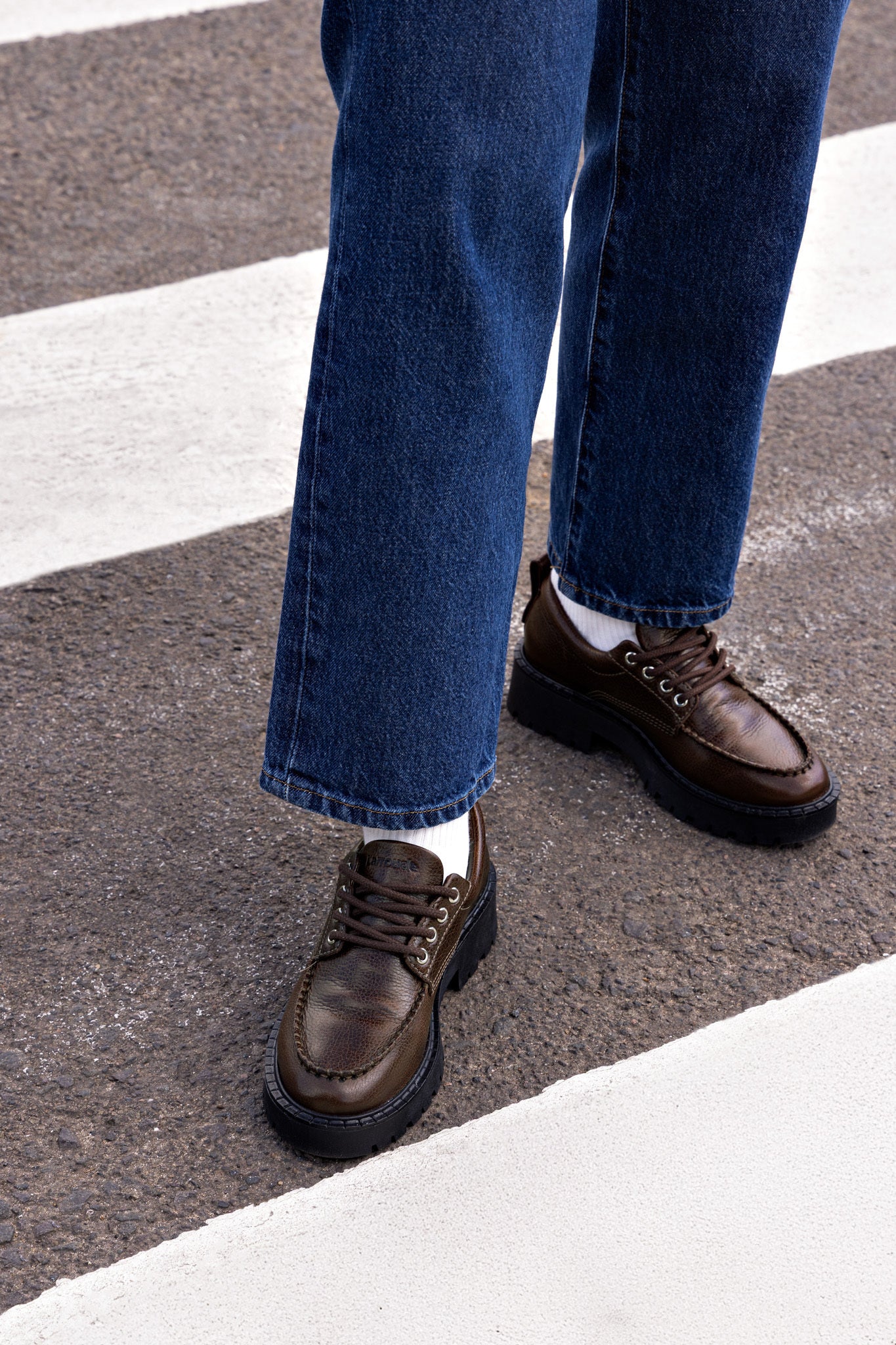 London Lace Up Loafer In Brown Leather - Image 2