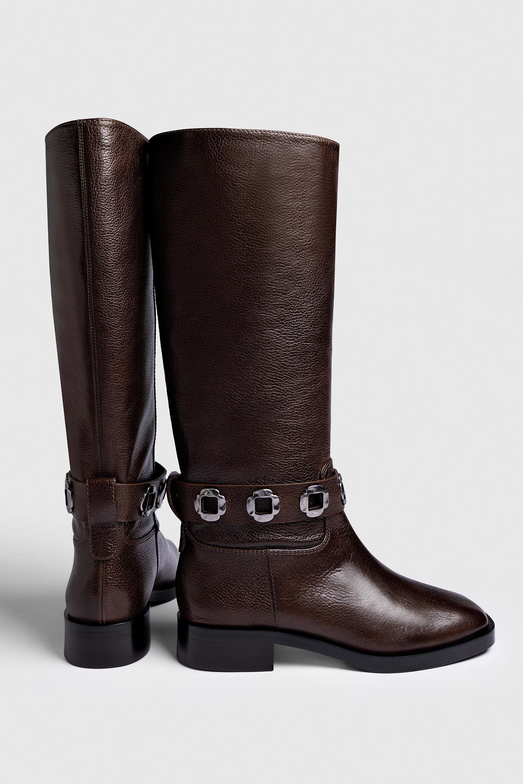 Milan Flat Boot In Brown Leather - Image 3