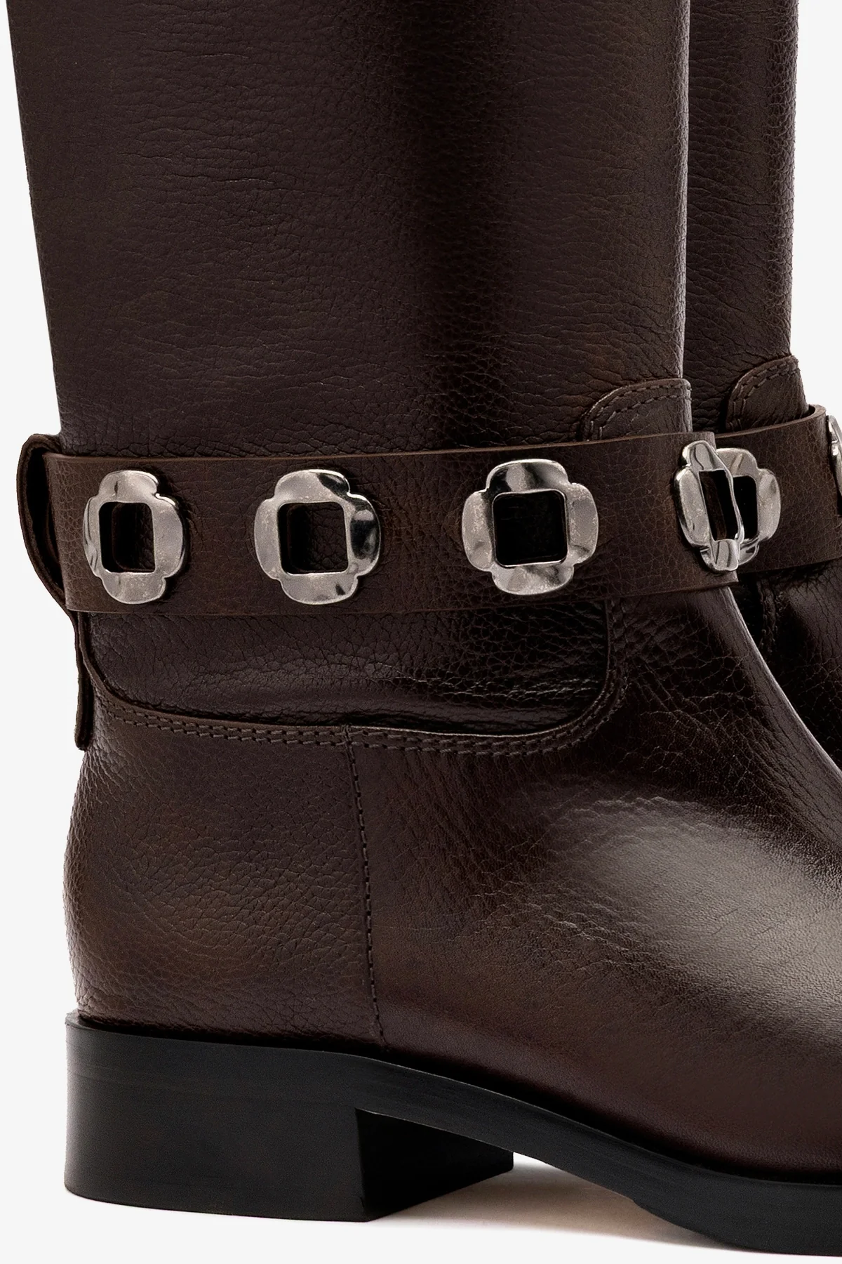 Milan Flat Boot In Brown Leather - Image 4