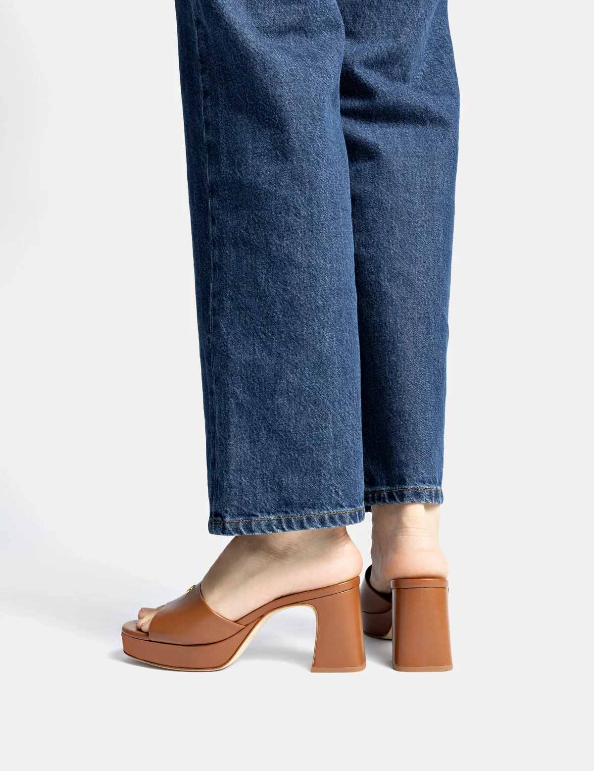 Dolly Low Mule In Caramel Leather - Image 5