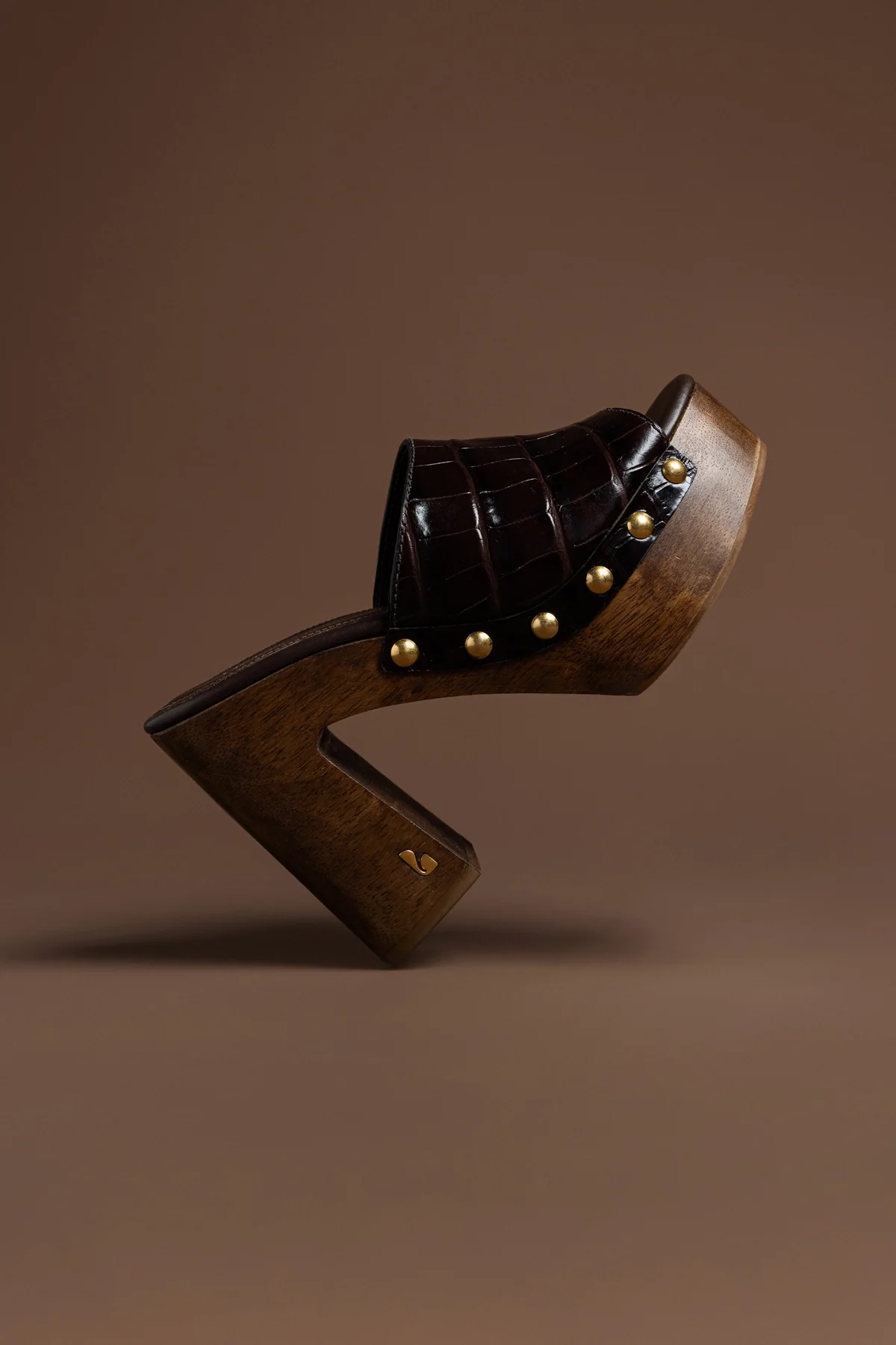 Larroudé x Kenneth Cole: Mule Dark Oak Croco Leather - Image 2