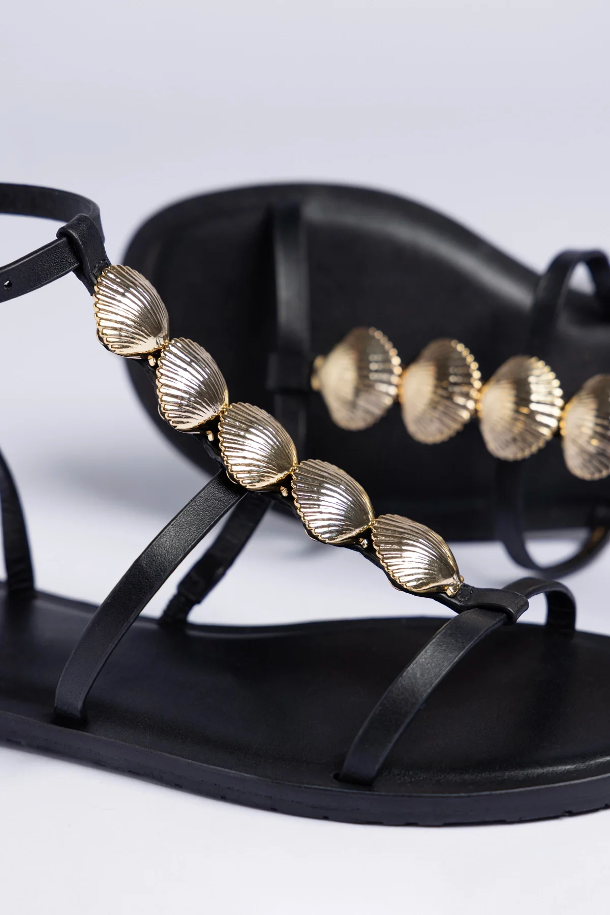 Coquile Flat Sandal Black Leather - Image 6