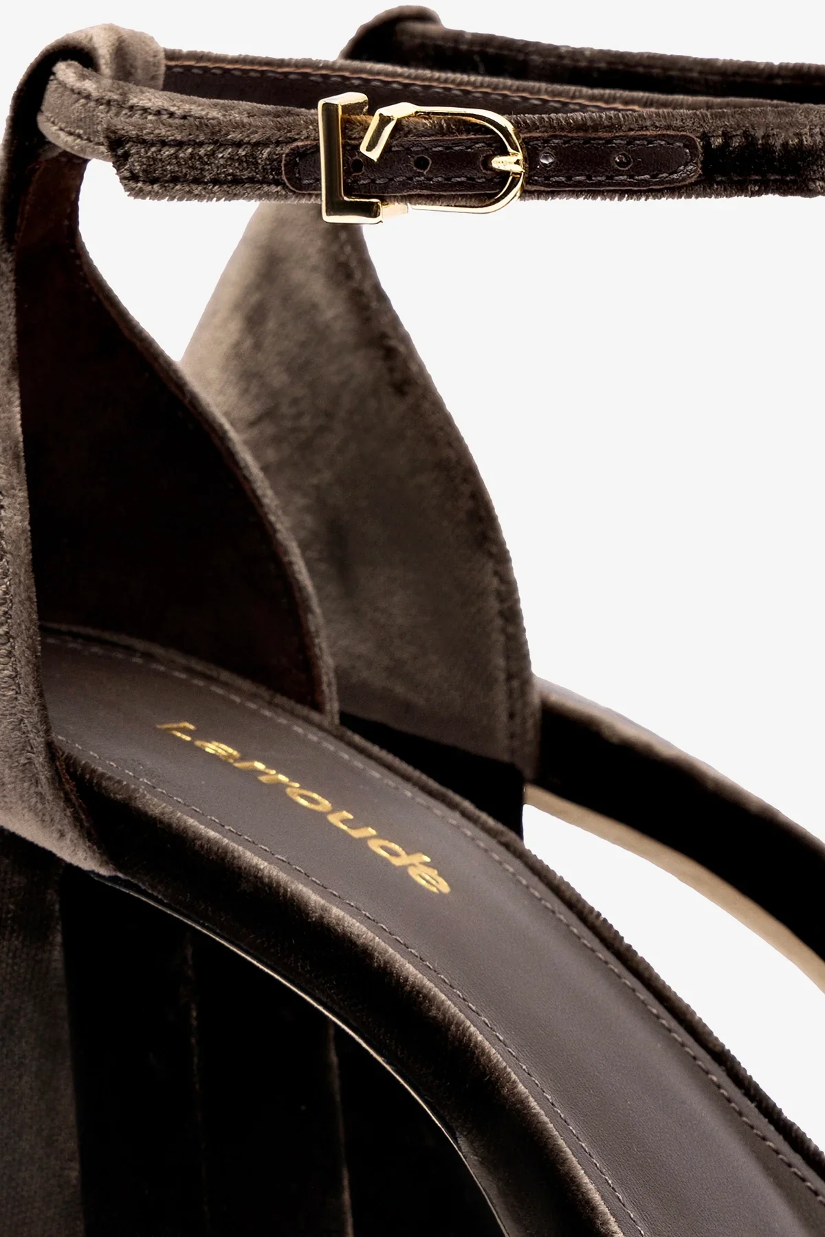 Ari Pump In Expresso Velvet - Image 4