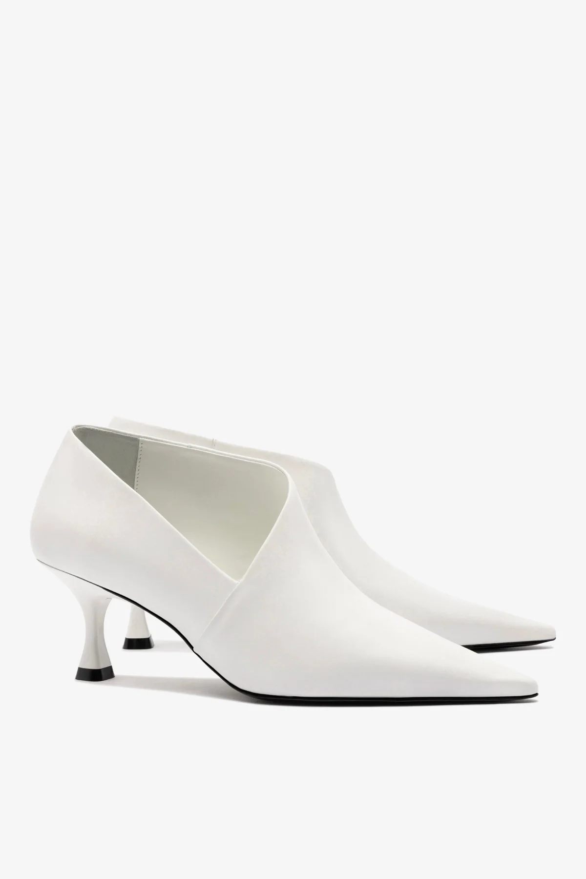 Larroudé by Nicolò B. Vittoria Pump In White Leather - Image 3